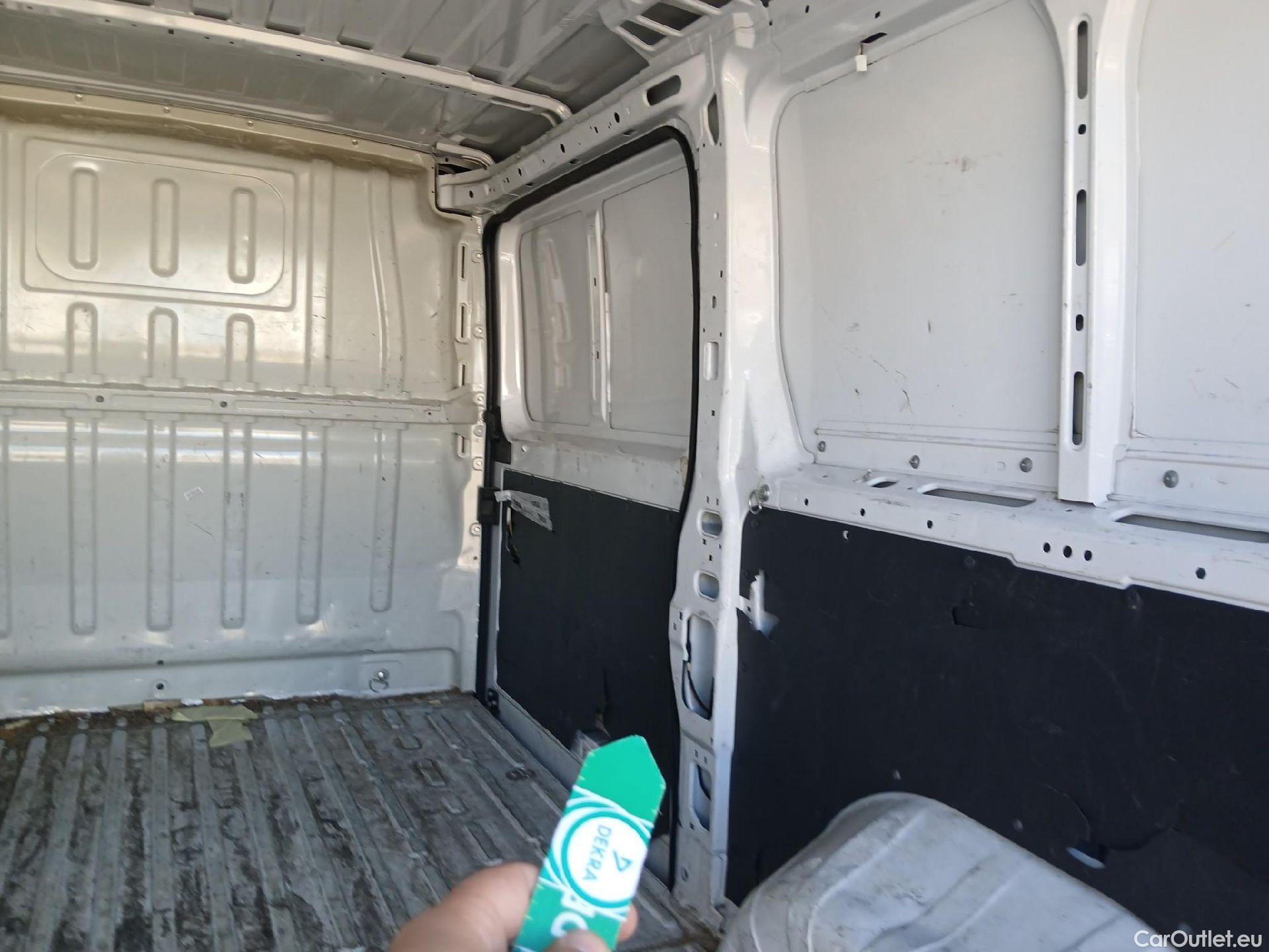  Peugeot  Boxer PEUGEOT  / 2014 / 4P / furgón 333 L2 H1 BHDI 103kW (140CV) S&S 6 V. M (AC) #27