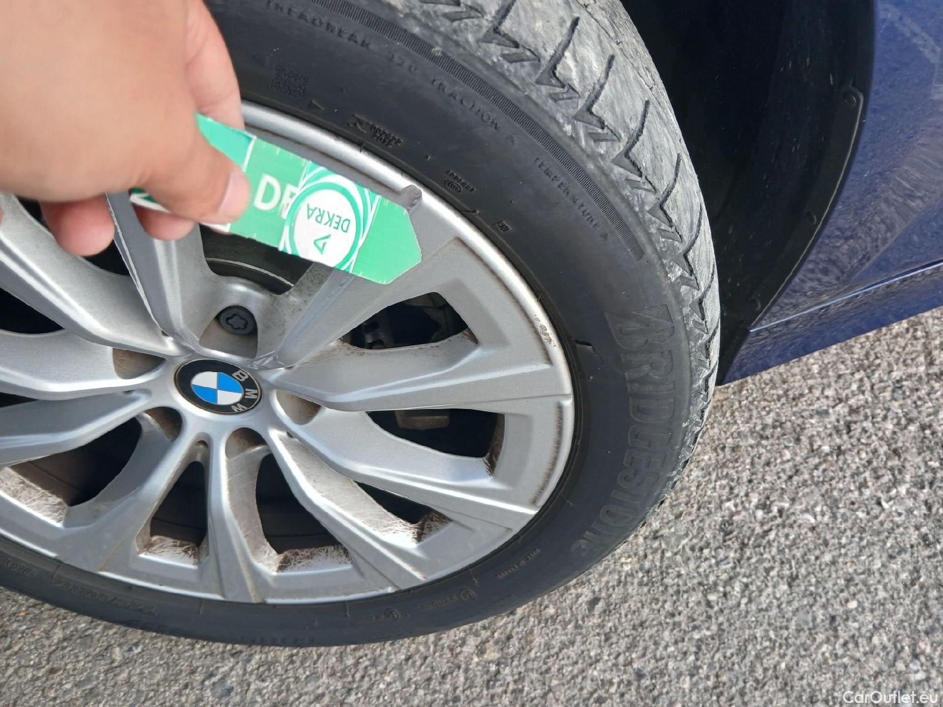  Bmw  Serie 3 BMW  / 2015 / 5P / familiar 318d Touring #17