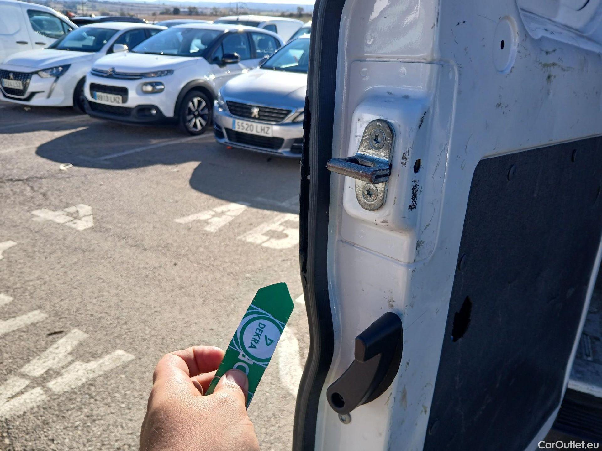  Peugeot  Boxer PEUGEOT  / 2014 / 4P / furgón 333 L2 H1 BHDI 103kW (140CV) S&S 6 V. M (AC) #34