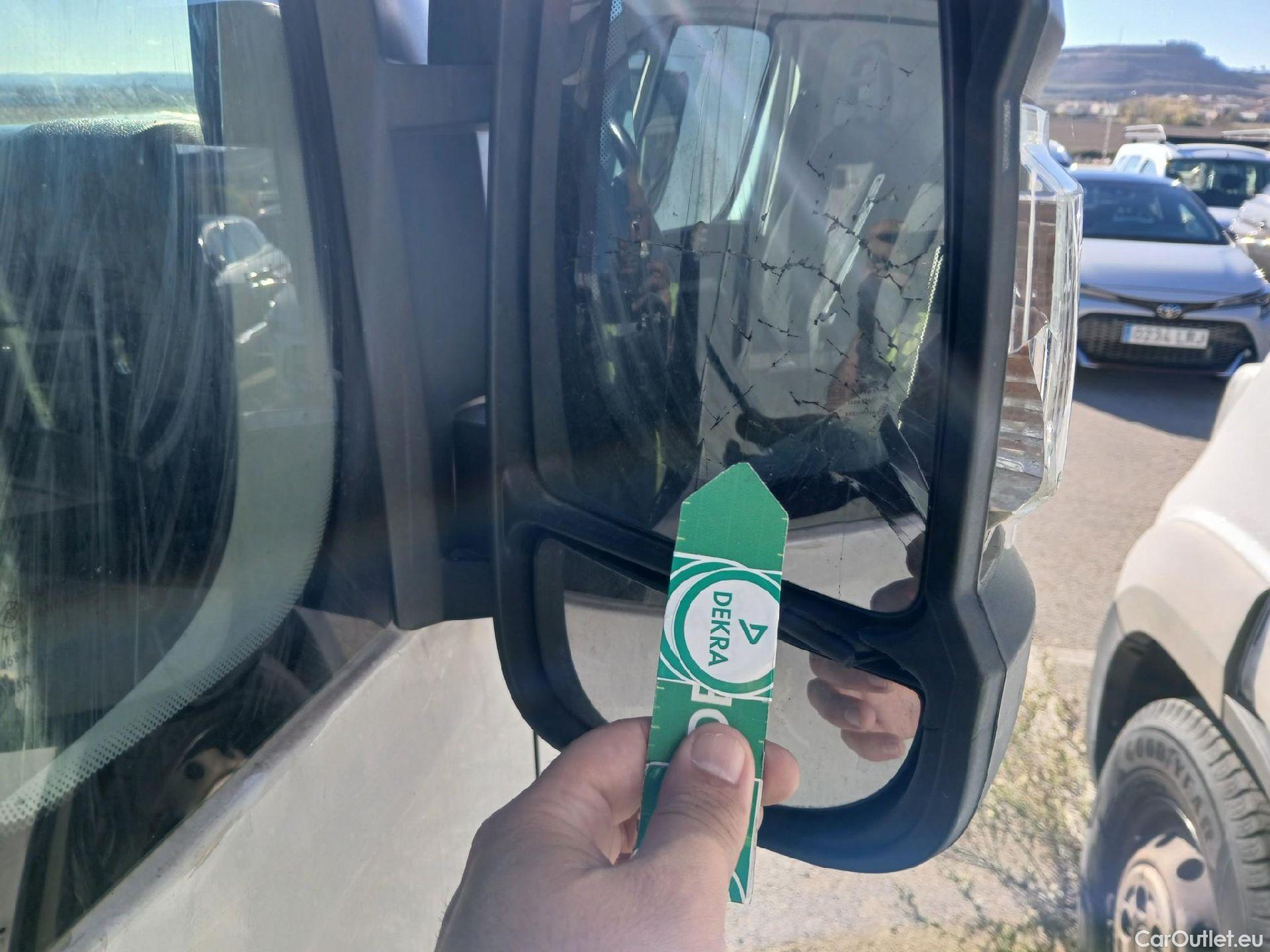  Peugeot  Boxer PEUGEOT  / 2014 / 4P / furgón 333 L2 H1 BHDI 103kW (140CV) S&S 6 V. M (AC) #101