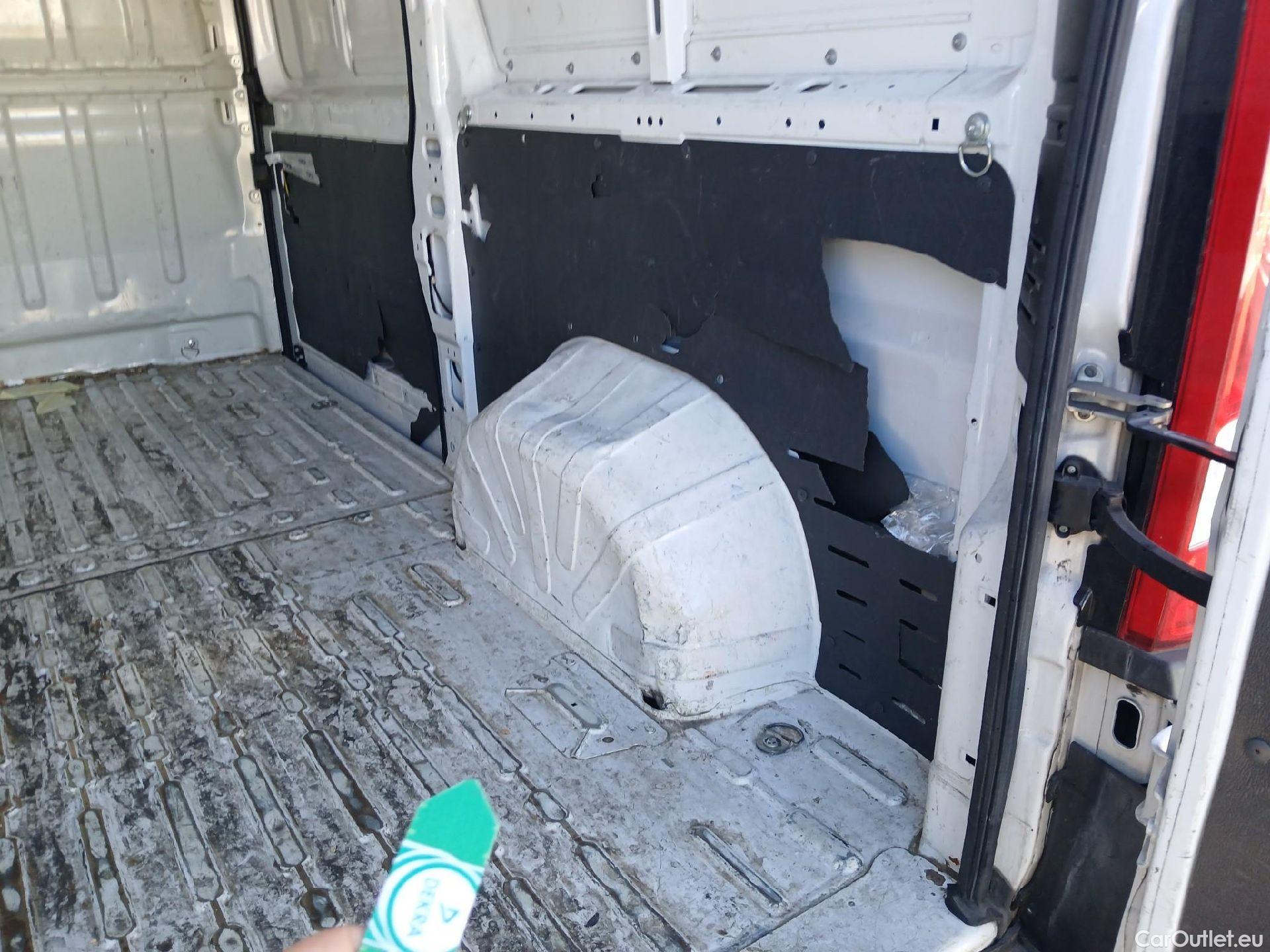  Peugeot  Boxer PEUGEOT  / 2014 / 4P / furgón 333 L2 H1 BHDI 103kW (140CV) S&S 6 V. M (AC) #15