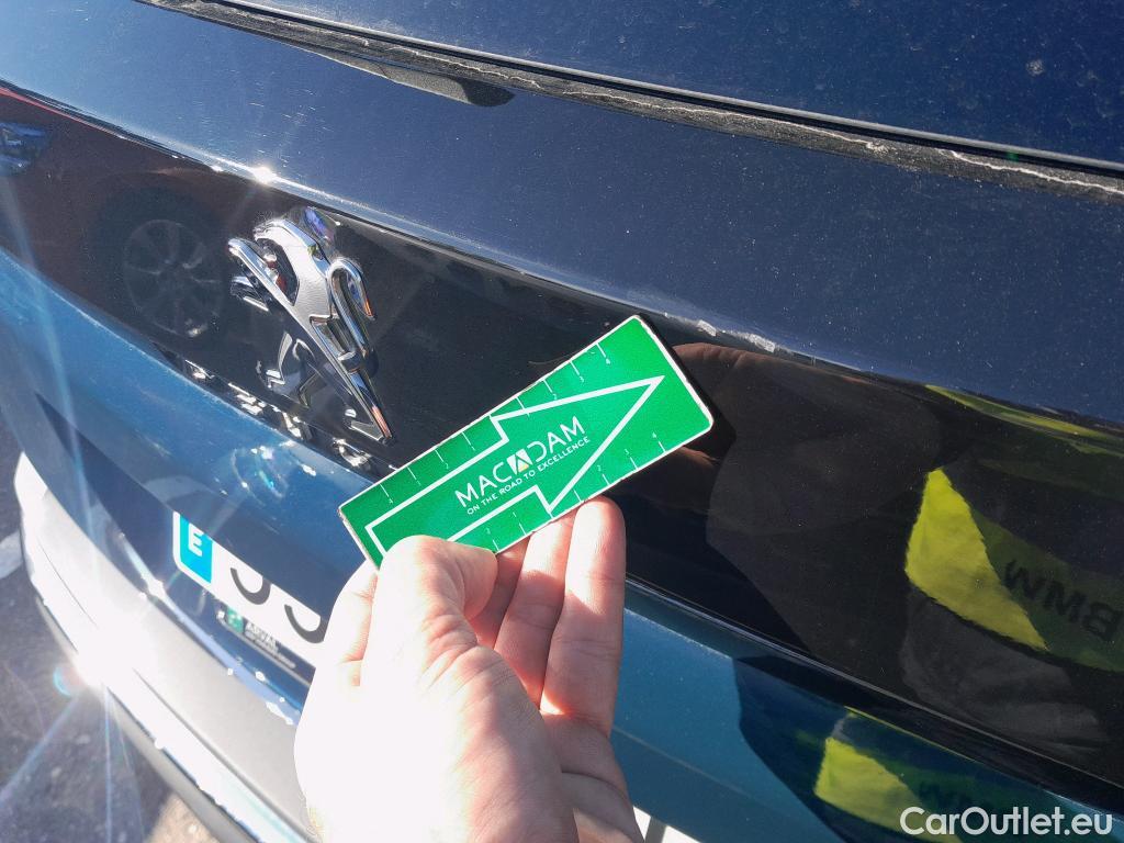  Peugeot  3008 PEUGEOT  / 2020 / 5P / todoterreno 1.5 BlueHDi 96kW S&S Allure Pack EAT8 #33