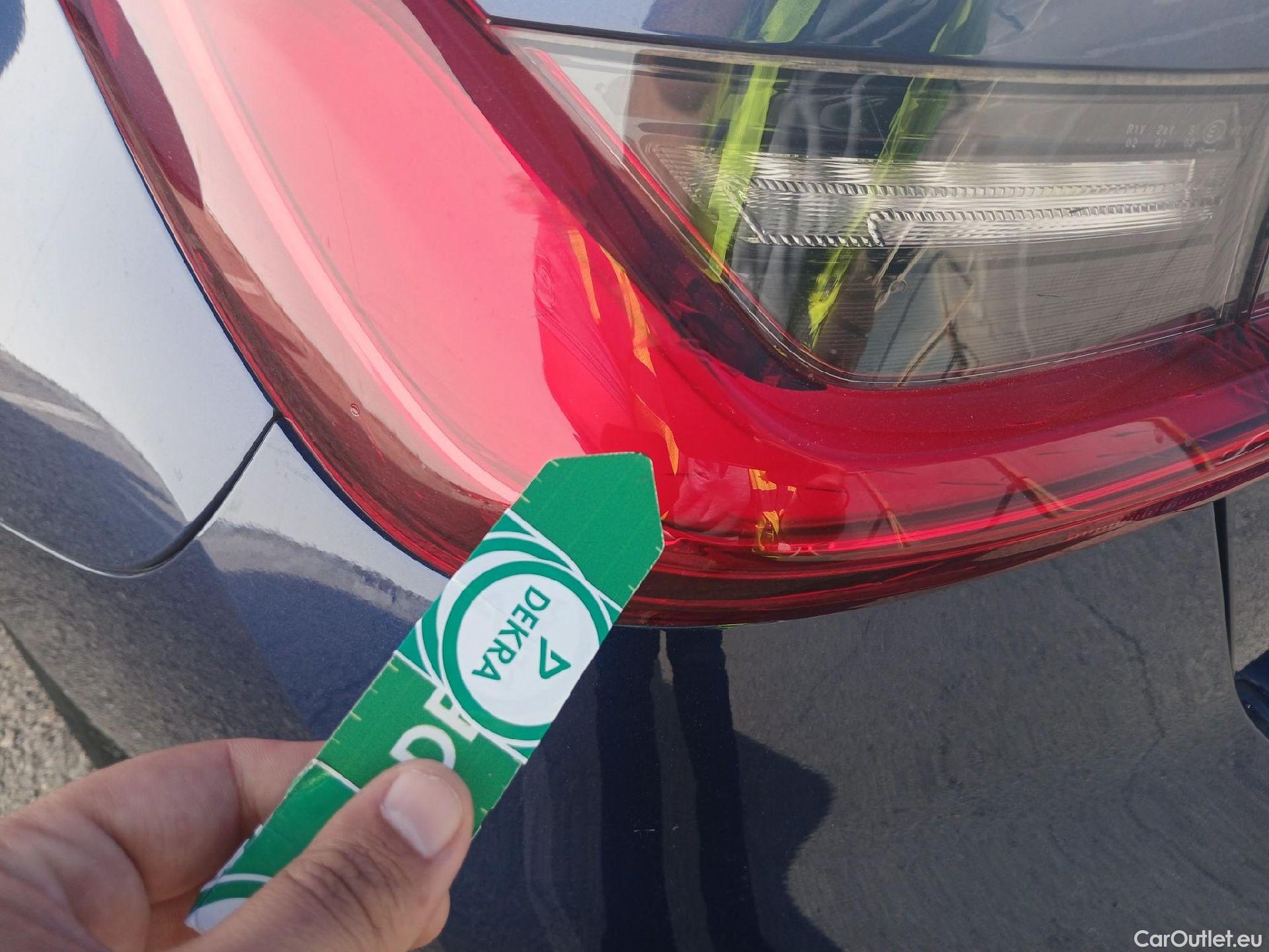  Bmw  Serie 3 BMW  / 2015 / 5P / familiar 318d Touring #23