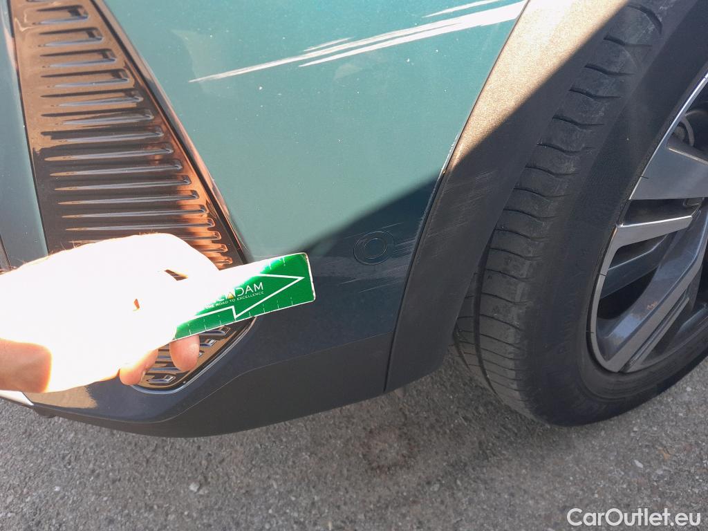  Peugeot  3008 PEUGEOT  / 2020 / 5P / todoterreno 1.5 BlueHDi 96kW S&S Allure Pack EAT8 #24