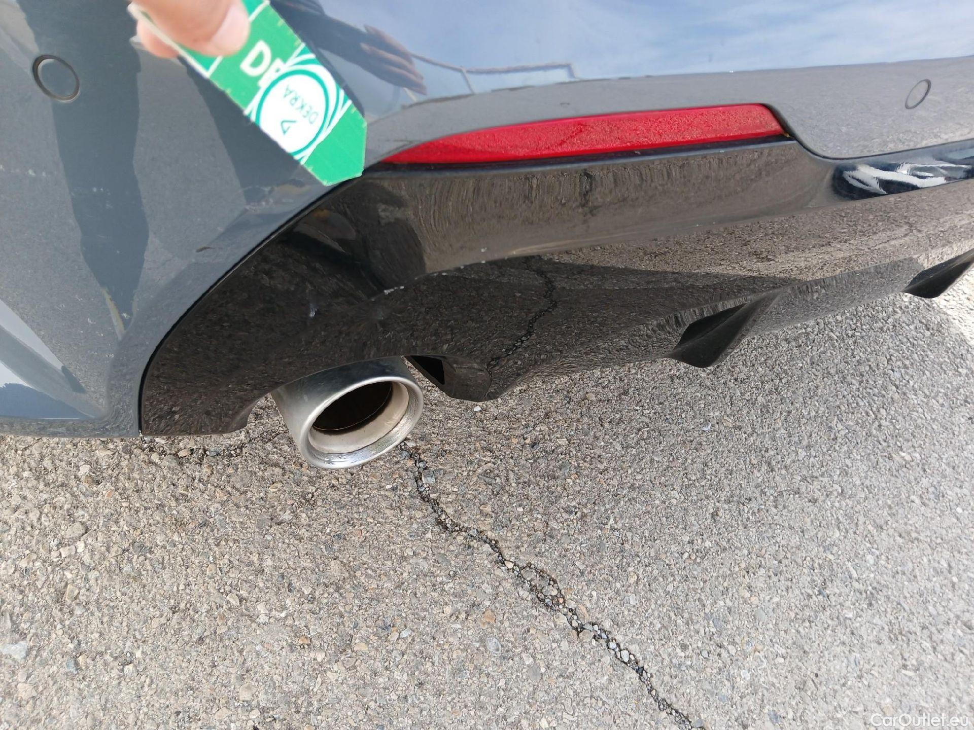  Bmw  Serie 1 BMW  / 2019 / 5P / berlina con portón 118i #27