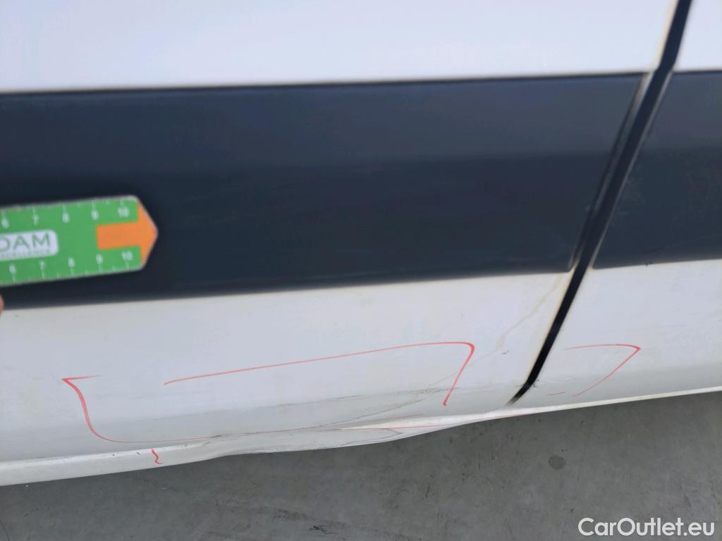  Peugeot  Partner PEUGEOT  / 2015 / 3P / furgón derivado de turismo Furgón Confort L1 BlueHDi 73KW (100CV) #86