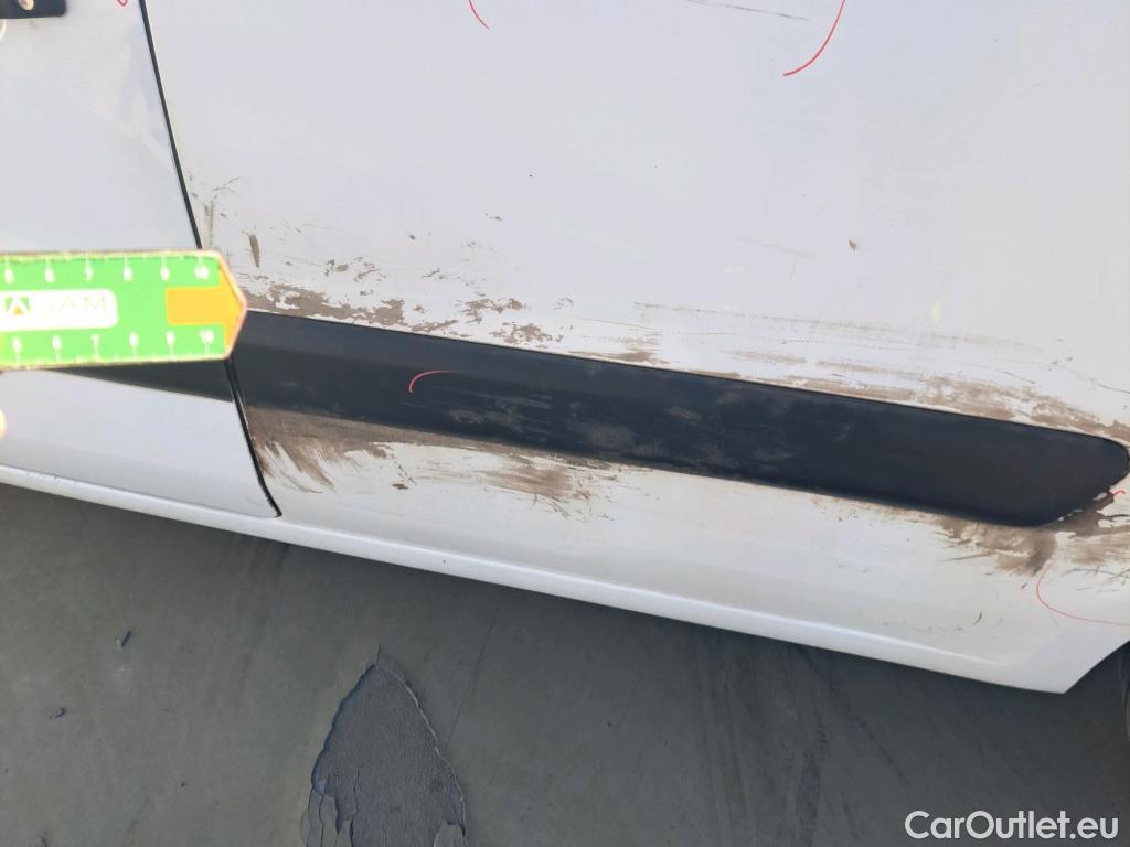  Peugeot  Partner PEUGEOT  / 2015 / 3P / furgón derivado de turismo Furgón Confort L1 BlueHDi 73KW (100CV) #79