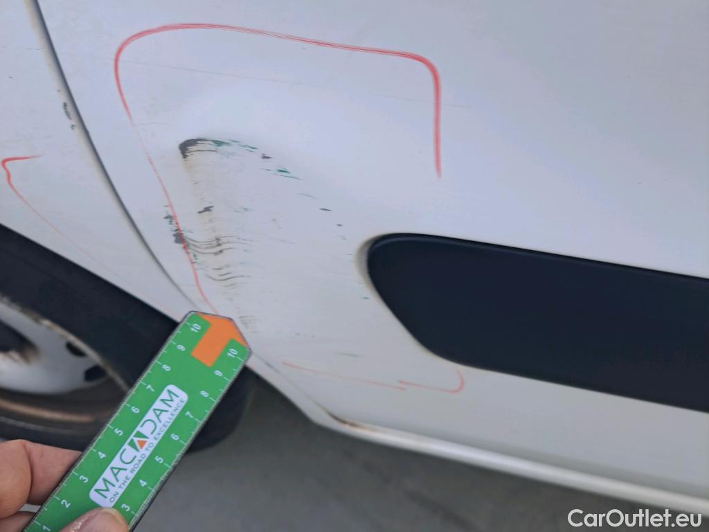  Peugeot  Partner PEUGEOT  / 2015 / 3P / furgón derivado de turismo Furgón Confort L1 BlueHDi 73KW (100CV) #19