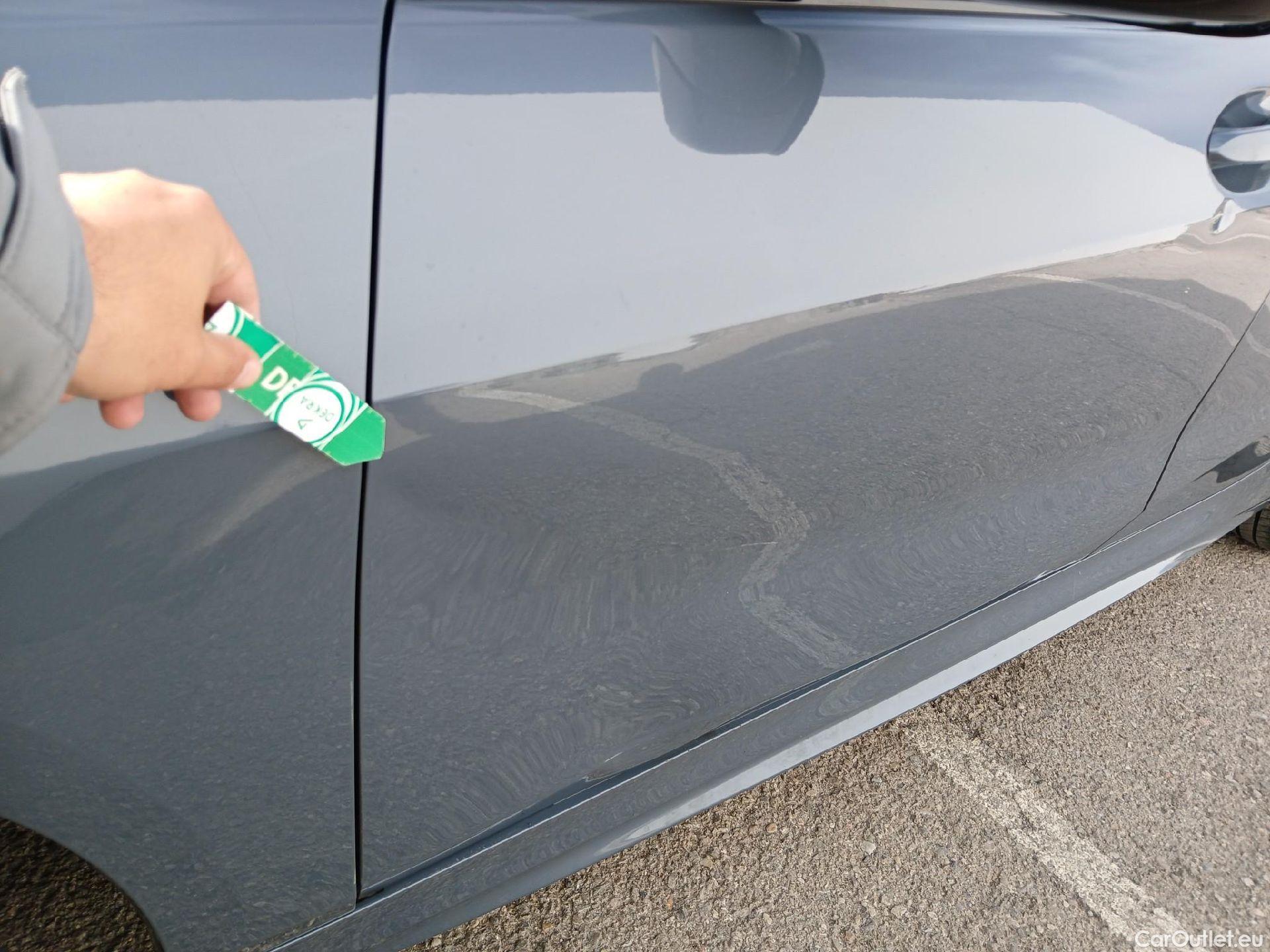  Bmw  Serie 1 BMW  / 2019 / 5P / berlina con portón 118i #16