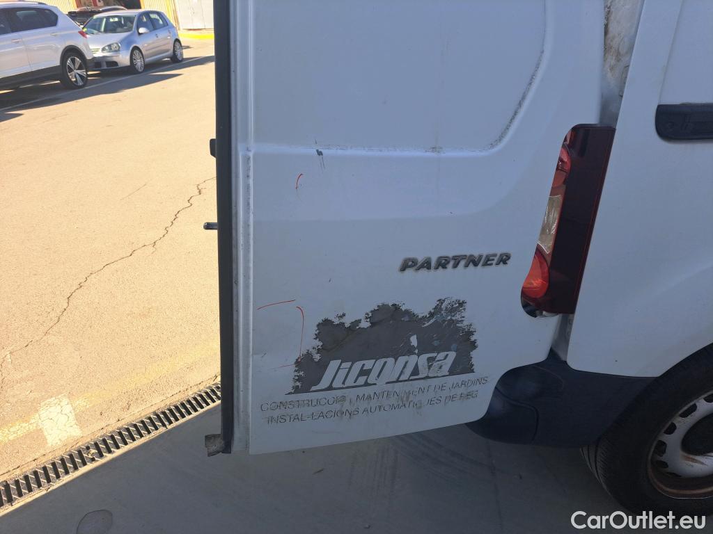  Peugeot  Partner PEUGEOT  / 2015 / 3P / furgón derivado de turismo Furgón Confort L1 BlueHDi 73KW (100CV) #38