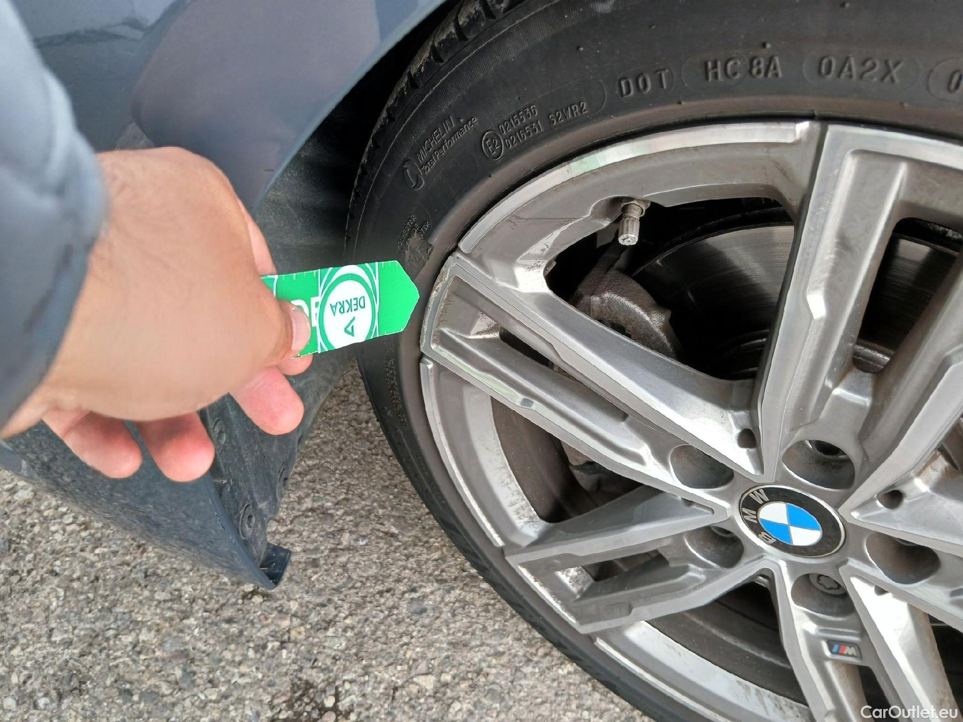  Bmw  Serie 1 BMW  / 2019 / 5P / berlina con portón 118i #12