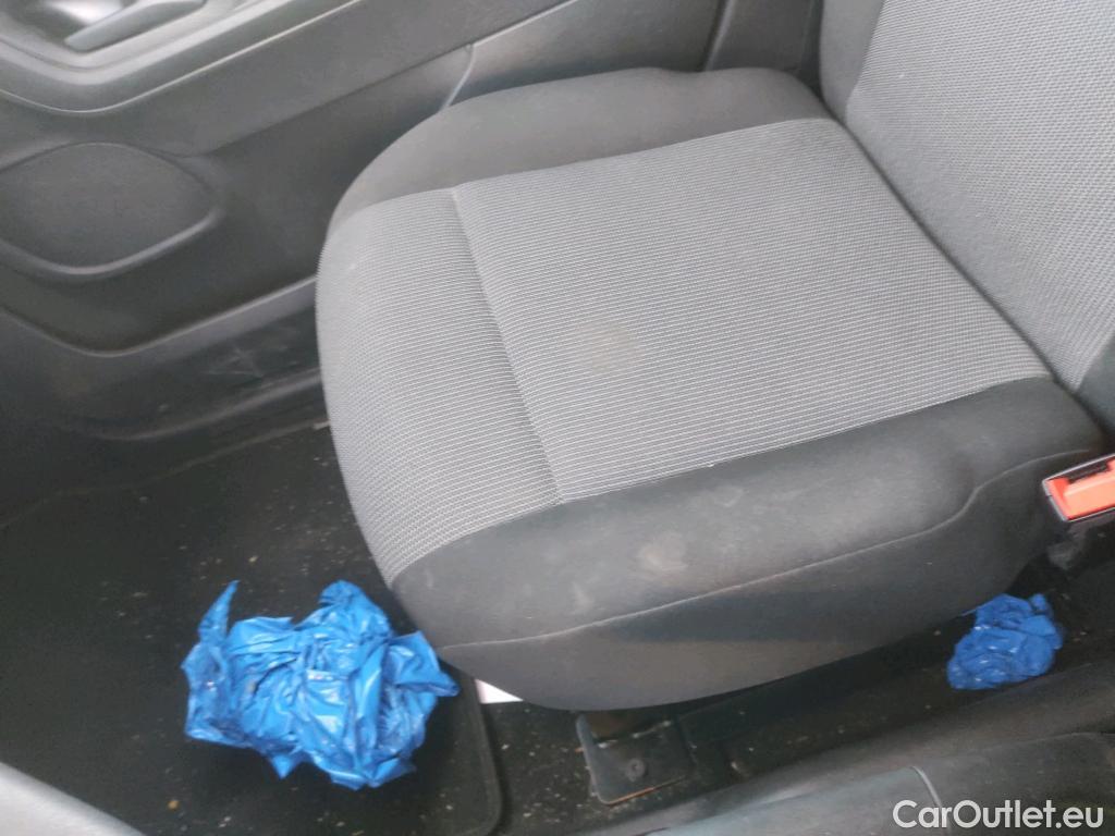  Opel  Combo OPEL  / 2018 / 3P / furgón derivado de turismo 1.5 TD 75kW (100CV) Express L H1 650kg #42