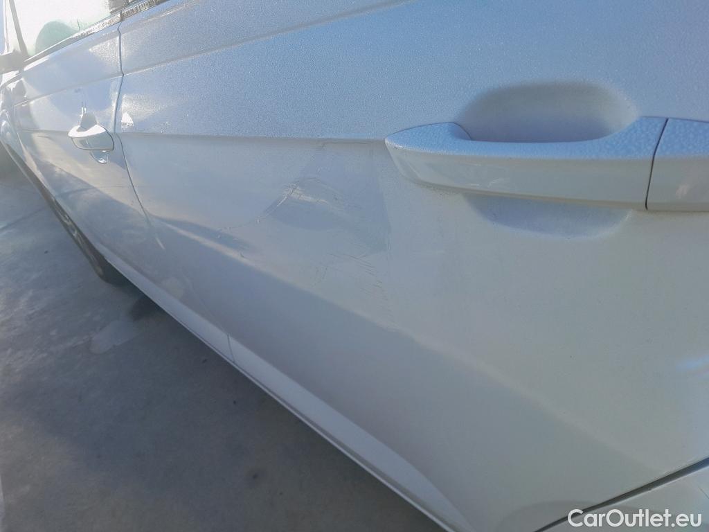  Volkswagen  Polo VOLKSWAGEN  / 2021 / 5P / berlina con portón Life 1.0 TSI 70kW (95CV) #1