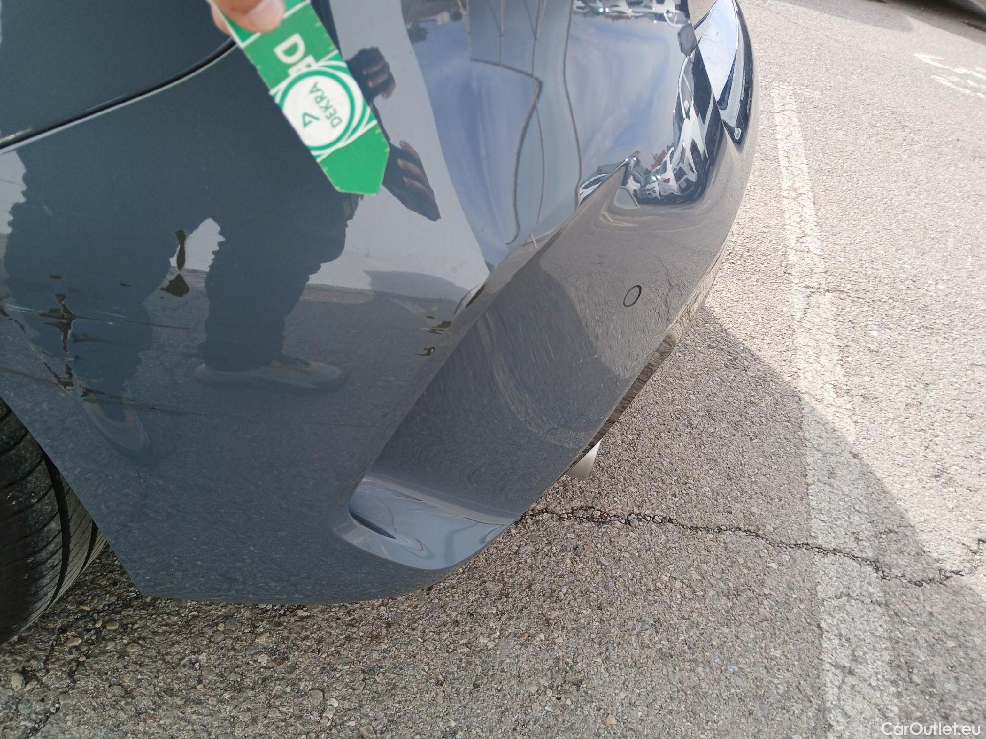  Bmw  Serie 1 BMW  / 2019 / 5P / berlina con portón 118i #25