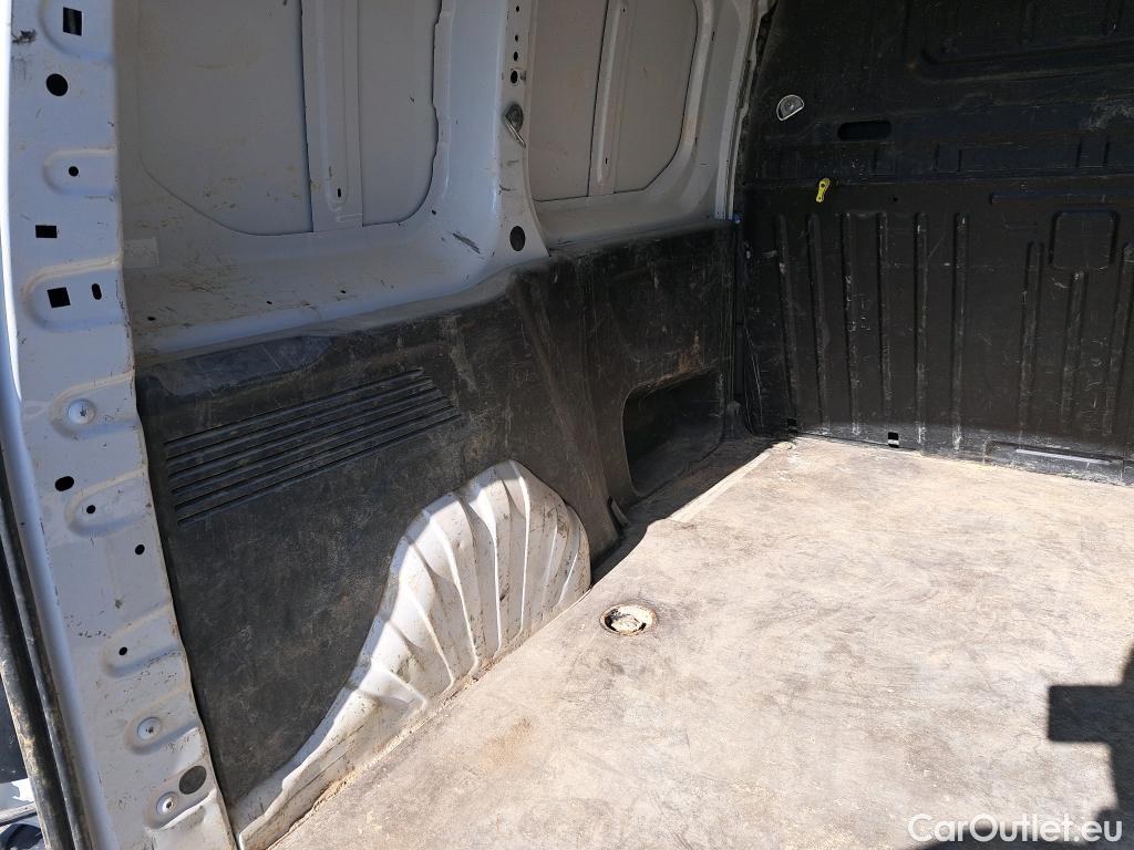  Citroen  Berlingo CITROEN  / 2018 / 3P / furgón derivado de turismo Talla M BlueHDi 100 WORKER #47