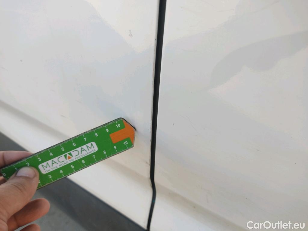  Opel  Combo OPEL  / 2018 / 3P / furgón derivado de turismo 1.5 TD 75kW (100CV) Express L H1 650kg #50