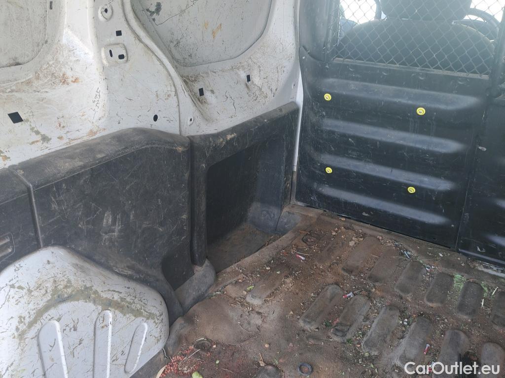  Peugeot  Partner PEUGEOT  / 2015 / 3P / furgón derivado de turismo Furgón Confort L1 BlueHDi 73KW (100CV) #67