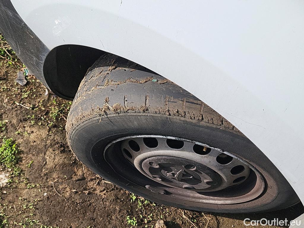  Peugeot  Expert PEUGEOT  / 2016 / 4P / furgón Furgón BlueHDi 100 S&S 6v Standard #31