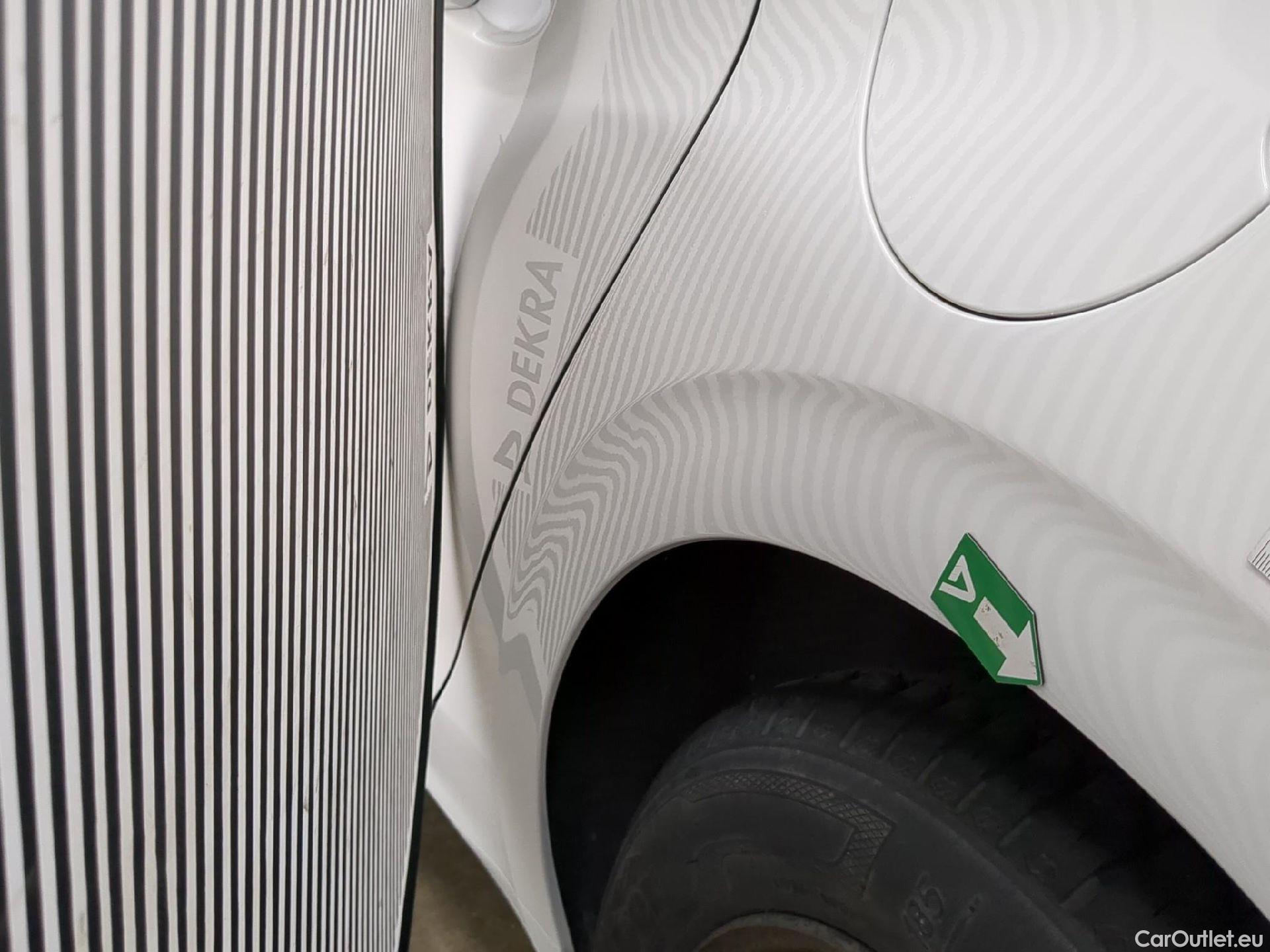  Peugeot  208  Affaire Premium Pack 1.2 80CV BVM5 E6dT #32