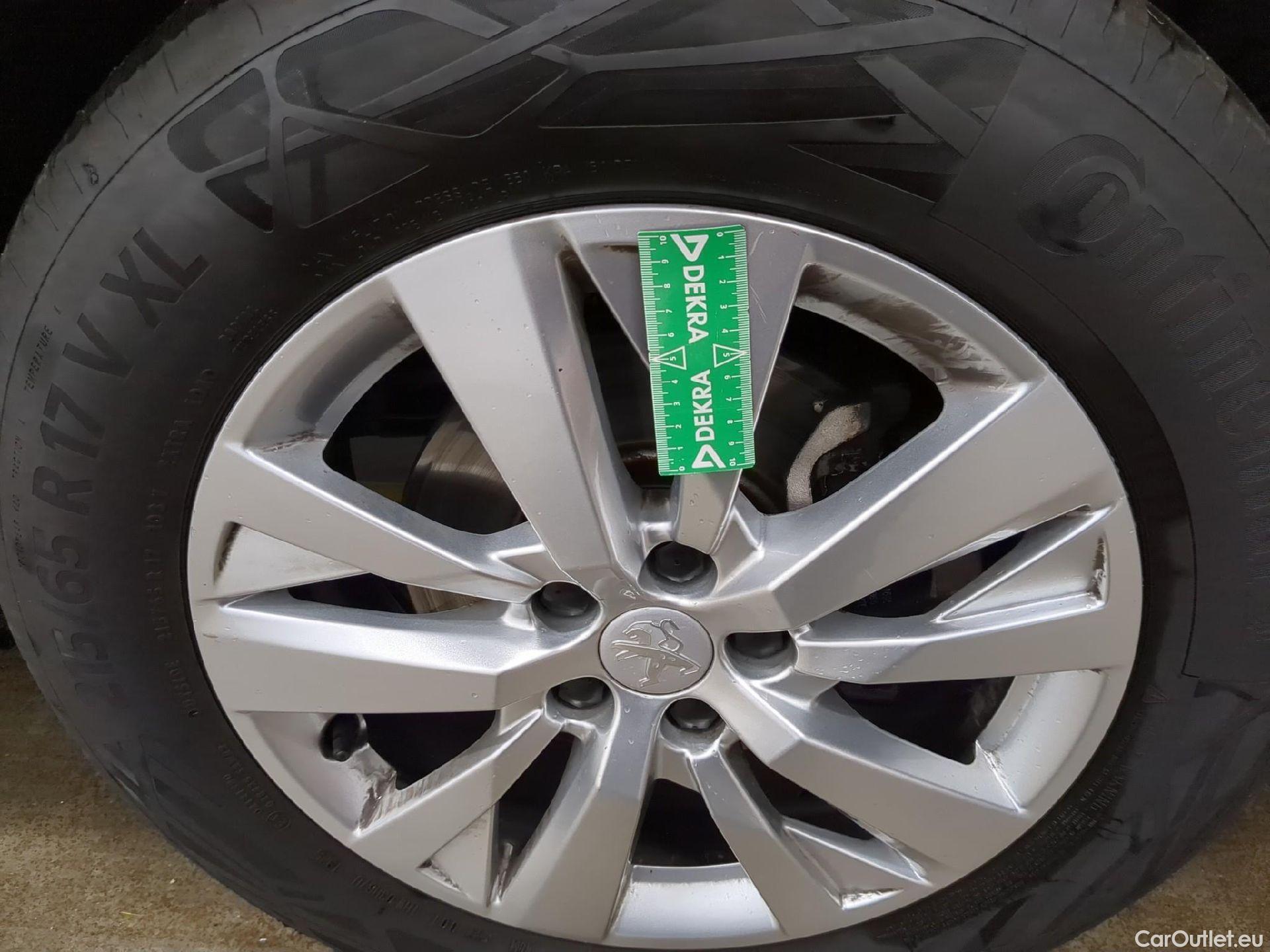  Peugeot  3008  II Active Pack 1.2 PureTech 130CV BVA8 E6d #2