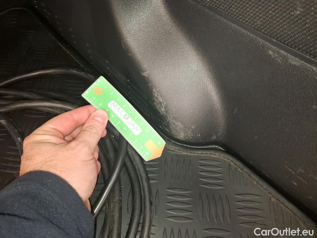  Hyundai  Konna HYUNDAI Kona / 2017 / 5P / SUV BEV 39KWH ELECTRIQUE 136CH CREATIVE #4