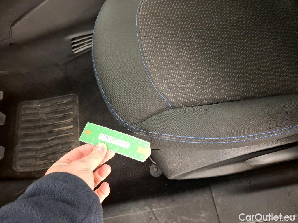  Peugeot  208  Signature 1.2 PureTech 80CV BVM5 E6dT #9