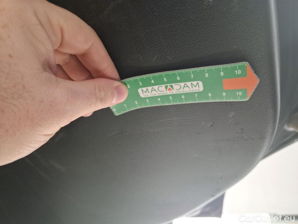  Hyundai  Konna HYUNDAI Kona / 2017 / 5P / SUV BEV 39KWH ELECTRIQUE 136CH CREATIVE #11