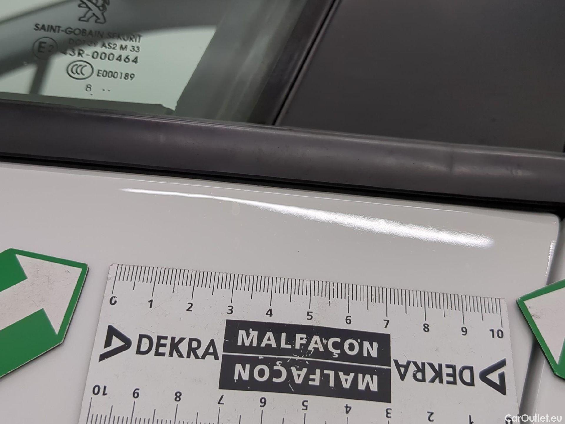  Peugeot  208  Affaire Premium Pack 1.2 80CV BVM5 E6dT #23