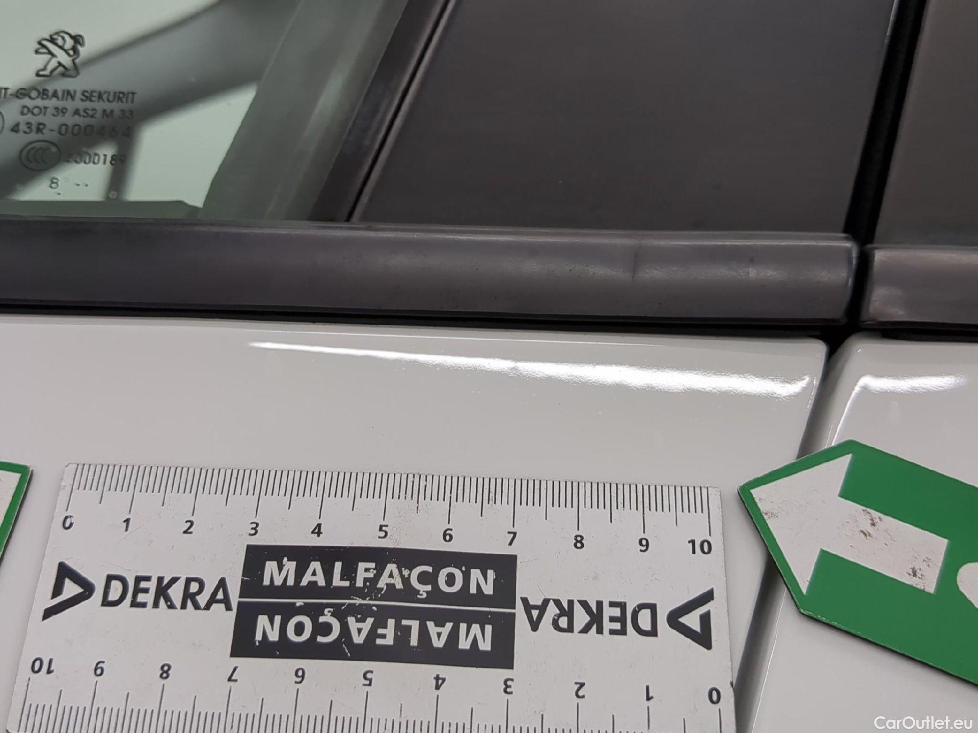  Peugeot  208  Affaire Premium Pack 1.2 80CV BVM5 E6dT #20