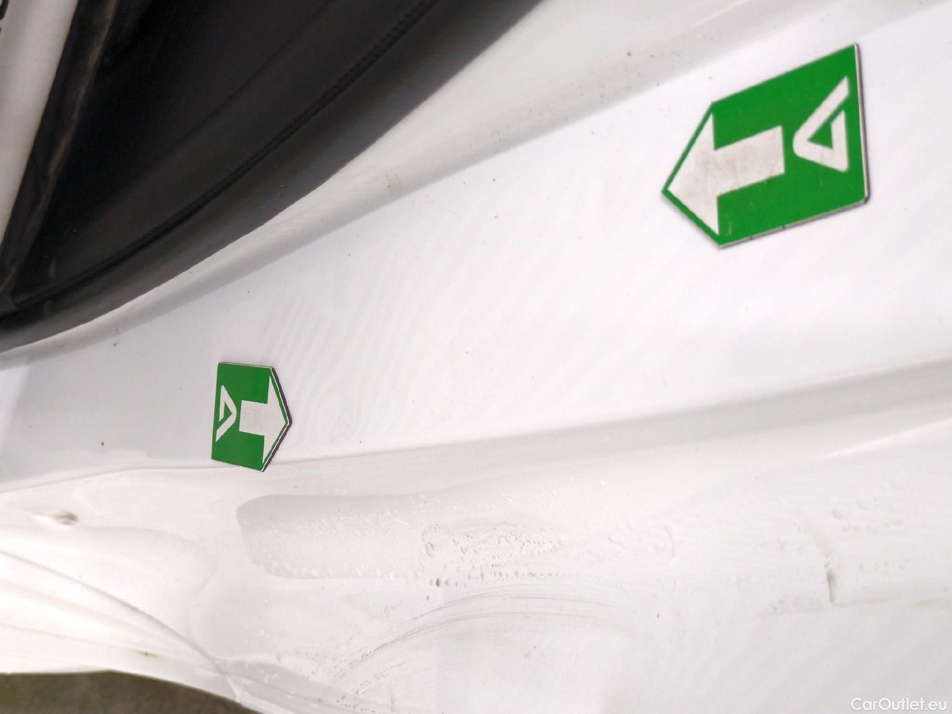  Toyota  Corolla TOYOTA  Touring Sports / 2018 / 5P / Break Hybride 122h Dynamic Business Stage Acad #2