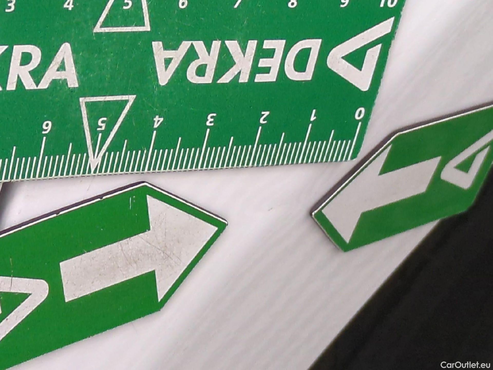  Toyota  Corolla TOYOTA  Touring Sports / 2018 / 5P / Break Hybride 122h Dynamic Business Stage Acad #45