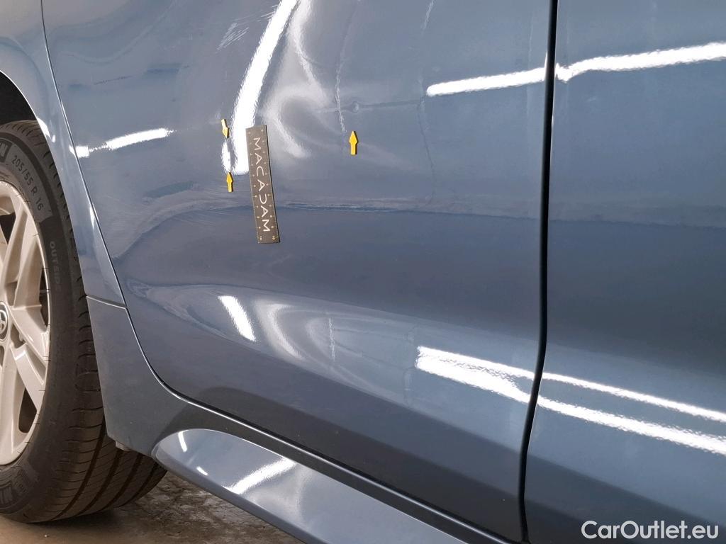  Toyota  Corolla TOYOTA  / 2018 / 5P / Berline Hybride 122h Dynamic Business Stage Acad #31