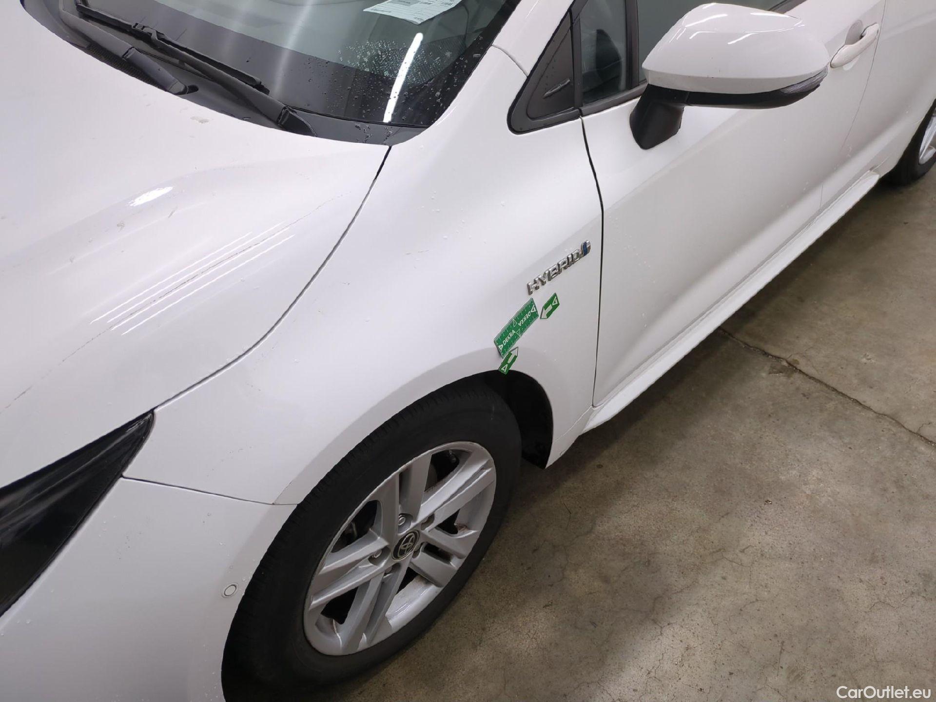  Toyota  Corolla TOYOTA  Touring Sports / 2018 / 5P / Break Hybride 122h Dynamic Business Stage Acad #37