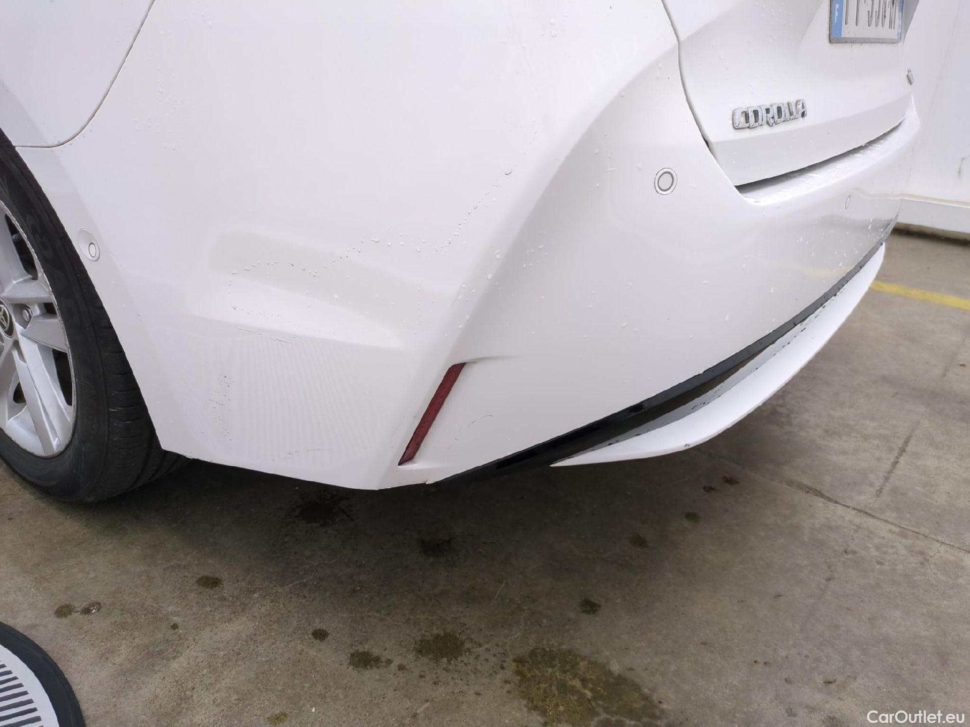  Toyota  Corolla TOYOTA  Touring Sports / 2018 / 5P / Break Hybride 122h Dynamic Business Stage Acad #51