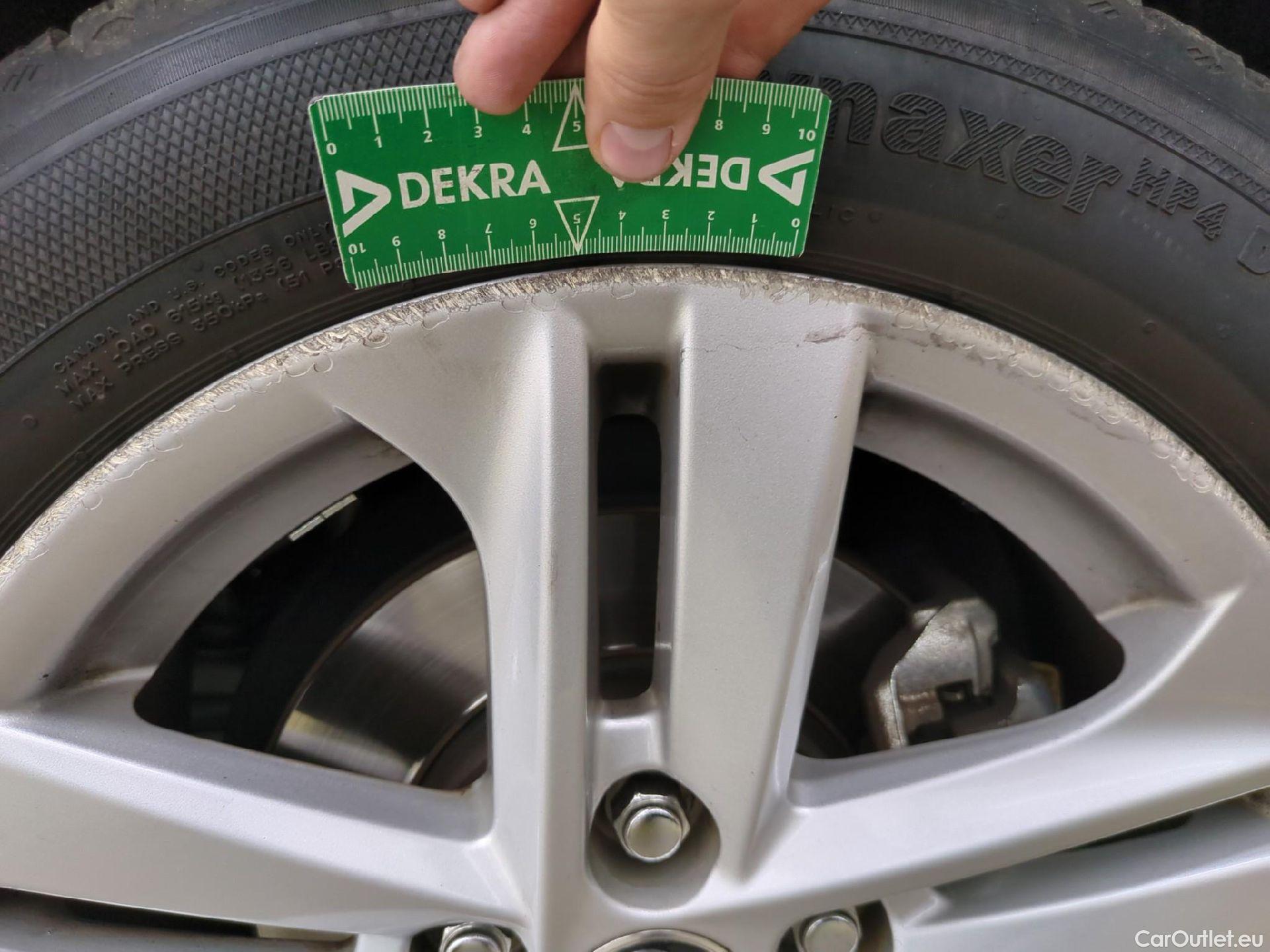  Toyota  Corolla TOYOTA  Touring Sports / 2018 / 5P / Break Hybride 122h Dynamic Business Stage Acad #11