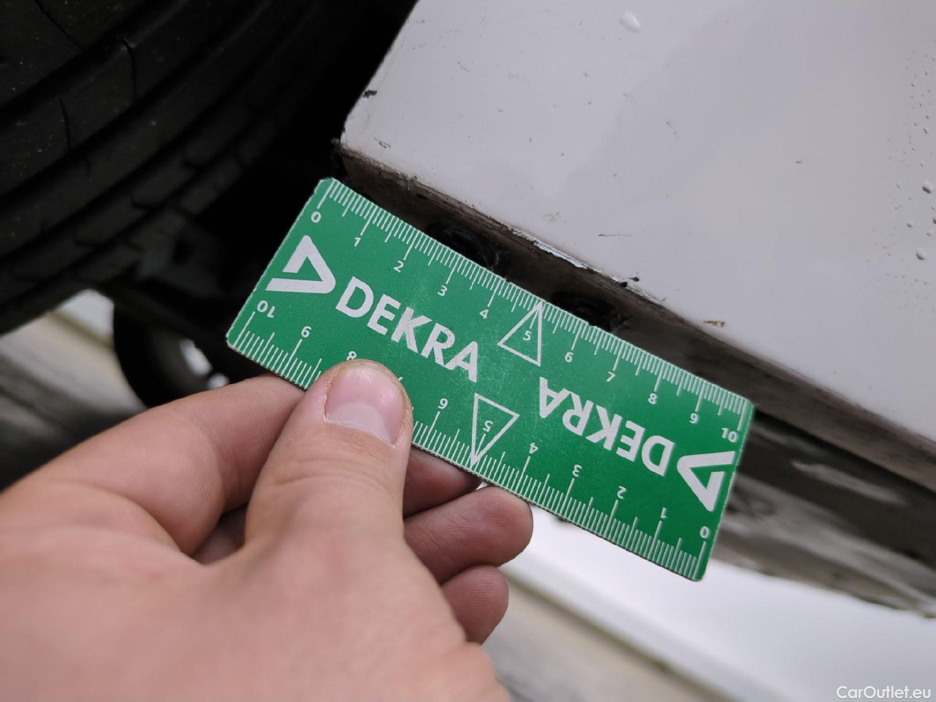  Toyota  Corolla TOYOTA  Touring Sports / 2018 / 5P / Break Hybride 122h Dynamic Business Stage Acad #48