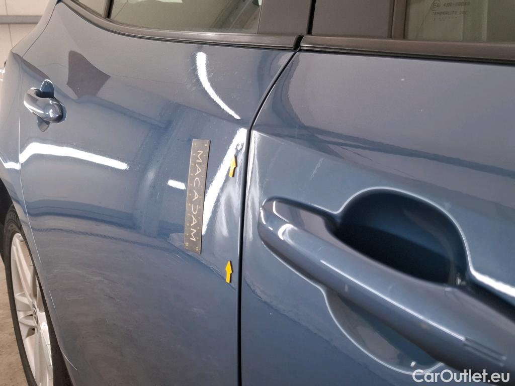  Toyota  Corolla TOYOTA  / 2018 / 5P / Berline Hybride 122h Dynamic Business Stage Acad #34