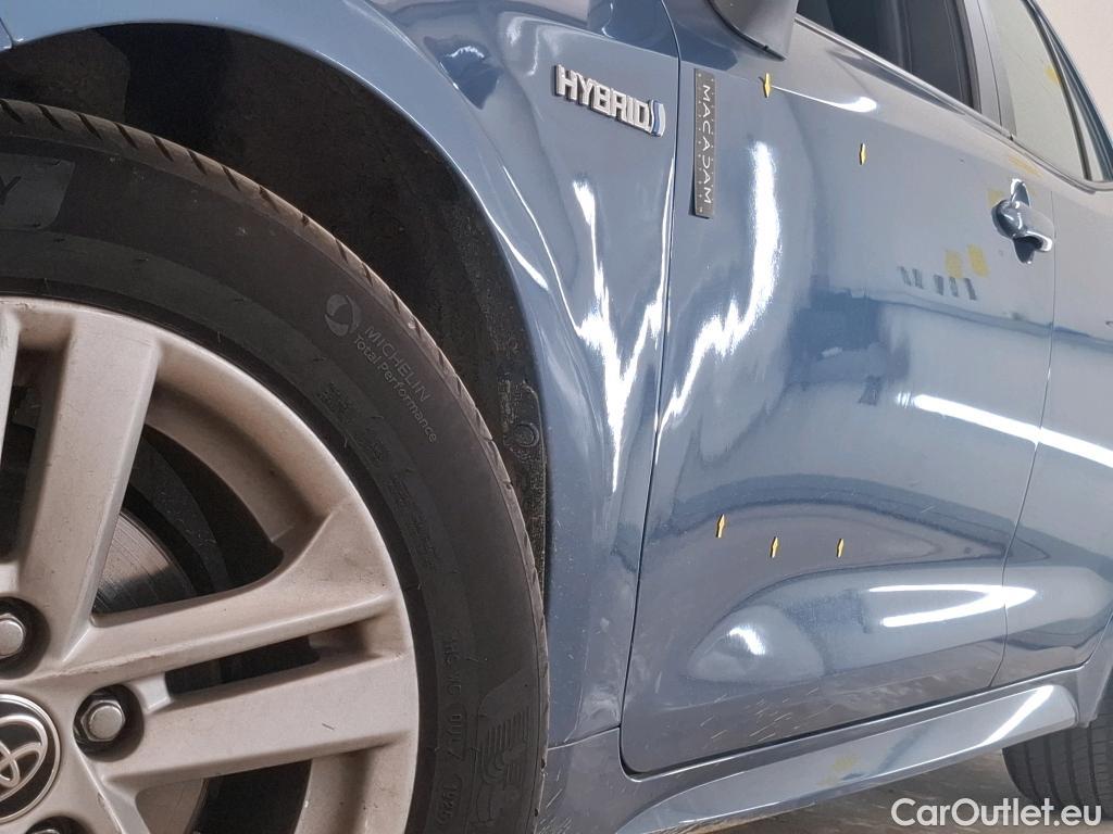  Toyota  Corolla TOYOTA  / 2018 / 5P / Berline Hybride 122h Dynamic Business Stage Acad #18