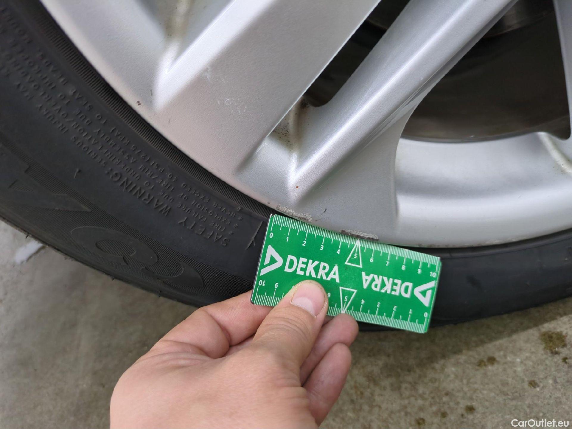  Toyota  Corolla TOYOTA  Touring Sports / 2018 / 5P / Break Hybride 122h Dynamic Business Stage Acad #28