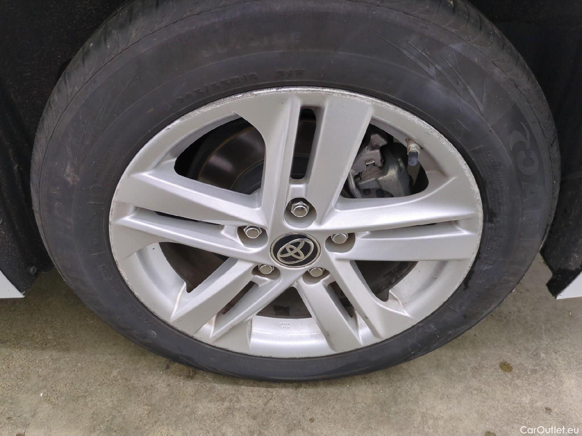  Toyota  Corolla TOYOTA  Touring Sports / 2018 / 5P / Break Hybride 122h Dynamic Business Stage Acad #18