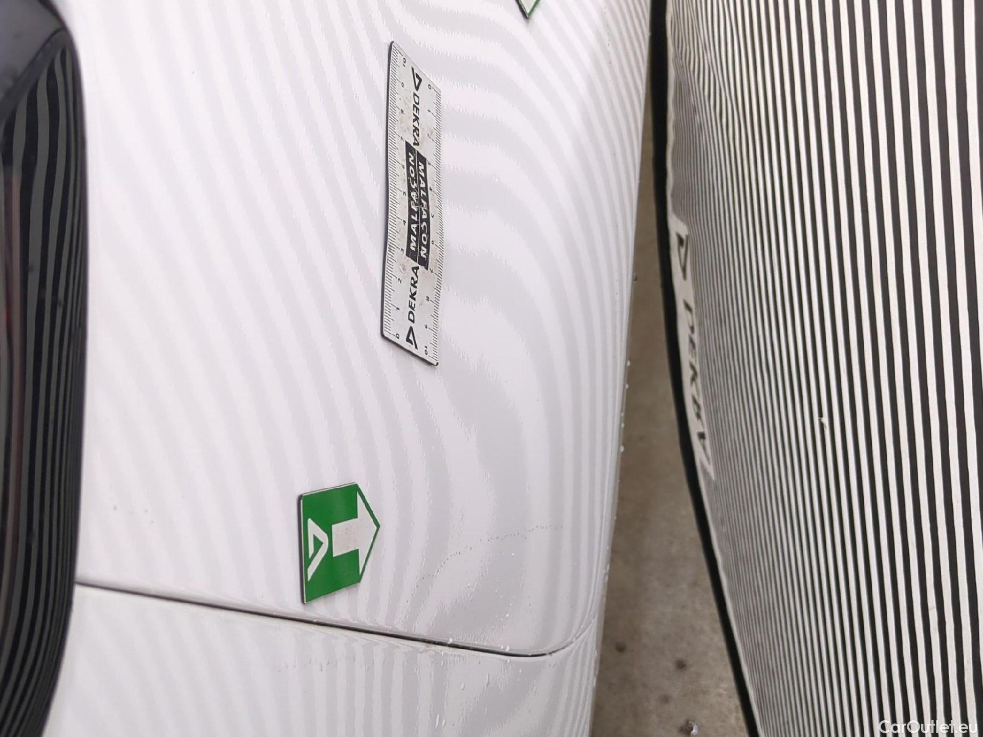  Toyota  Corolla TOYOTA  Touring Sports / 2018 / 5P / Break Hybride 122h Dynamic Business Stage Acad #52