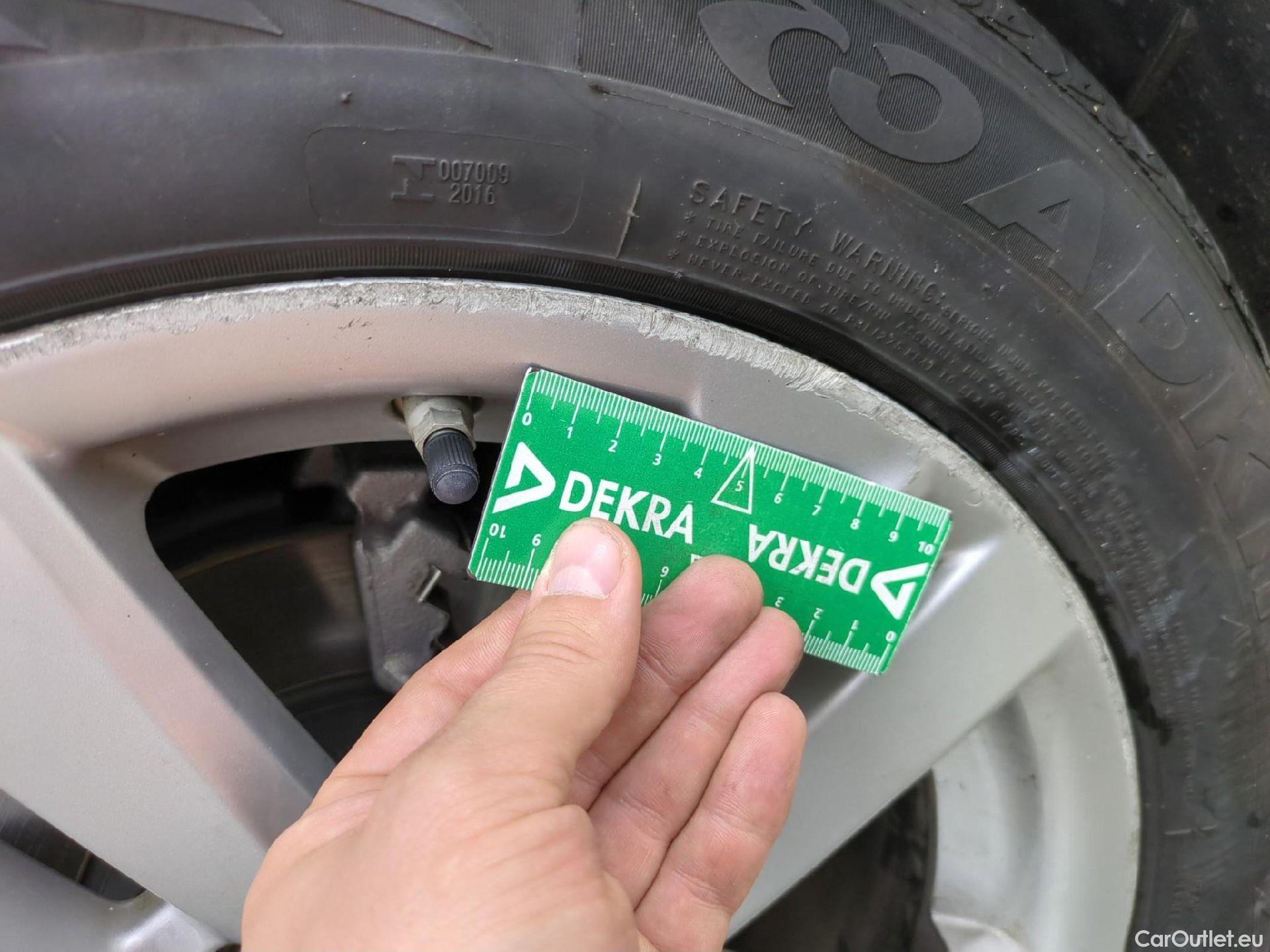  Toyota  Corolla TOYOTA  Touring Sports / 2018 / 5P / Break Hybride 122h Dynamic Business Stage Acad #16