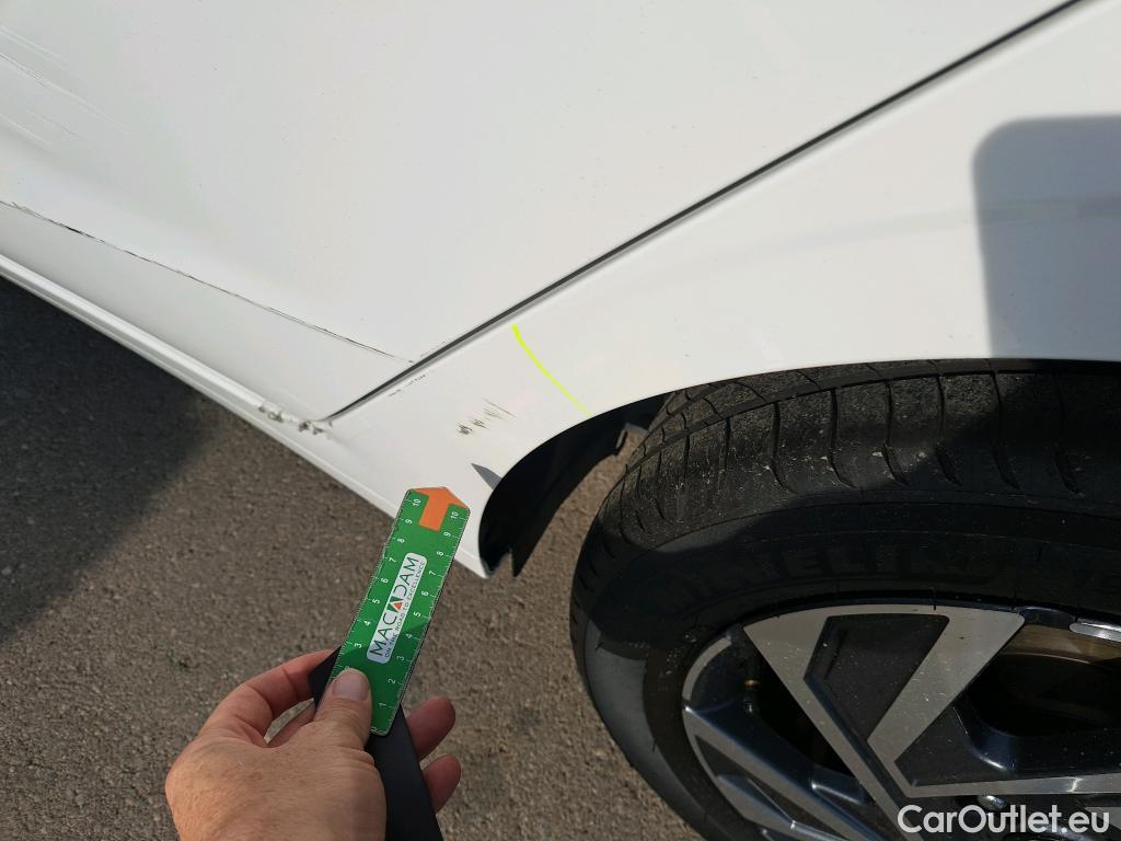  Hyundai  i20 HYUNDAI  / 2023 / 5P / berlina con portón 1.0 TGDI Klass #8