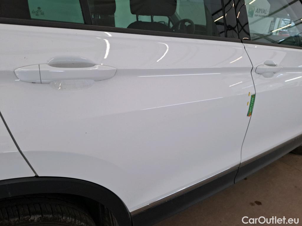  Volkswagen  Tiguan VOLKSWAGEN  / 2020 / 5P / SUV 1.4 eHybrid 245 DSG6 Life Business #12