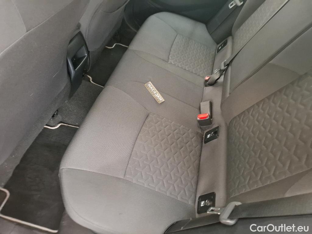  Toyota  Corolla TOYOTA  / 2018 / 5P / Berline Hybride 122h Dynamic Business Stage Acad #35