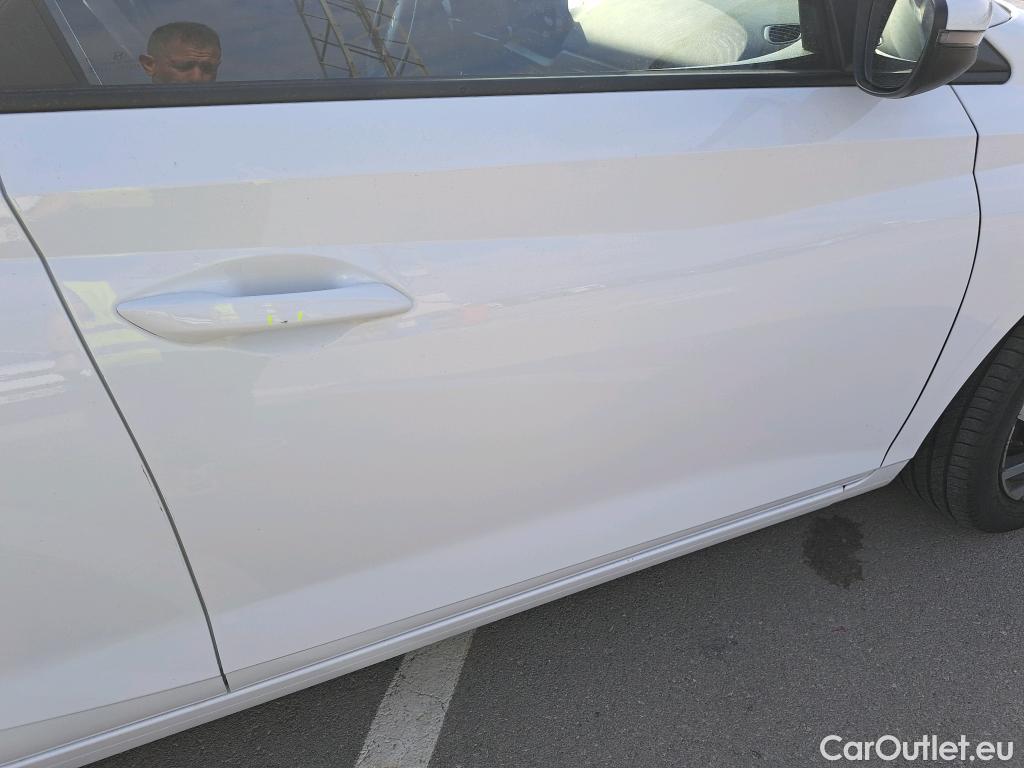  Hyundai  i20 HYUNDAI  / 2023 / 5P / berlina con portón 1.0 TGDI Klass #17