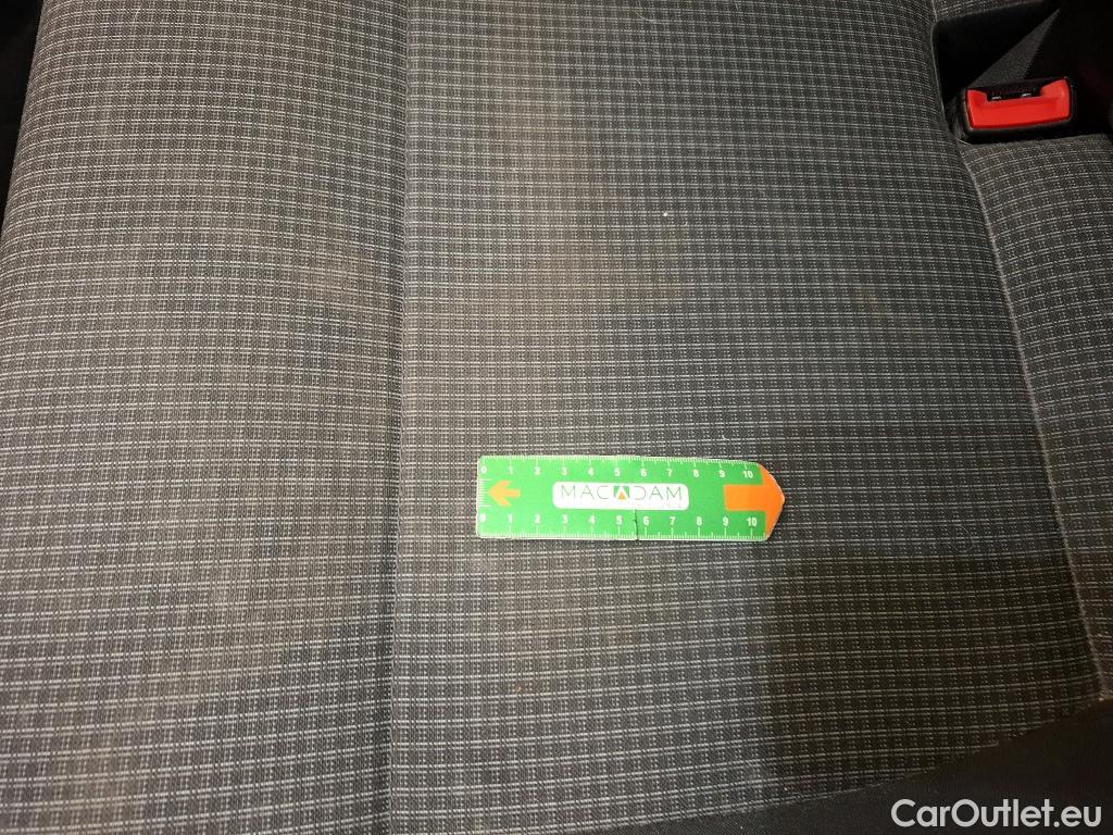  Volkswagen  Transporter VOLKSWAGEN  / 2019 / 4P / Fourgon tôlé 2.0 TDi 110 L1H1 Business #25