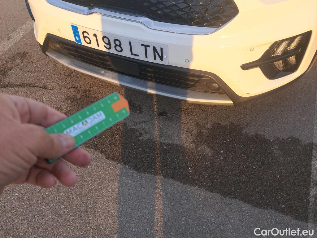  KIA  Niro KIA  / 2019 / 5P / crossover 1.6 GDi PHEV 104kW (141CV) Drive #32