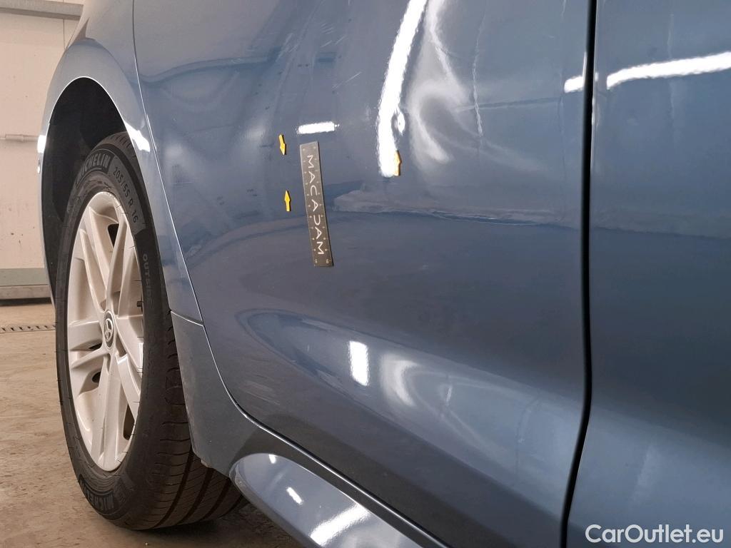  Toyota  Corolla TOYOTA  / 2018 / 5P / Berline Hybride 122h Dynamic Business Stage Acad #32