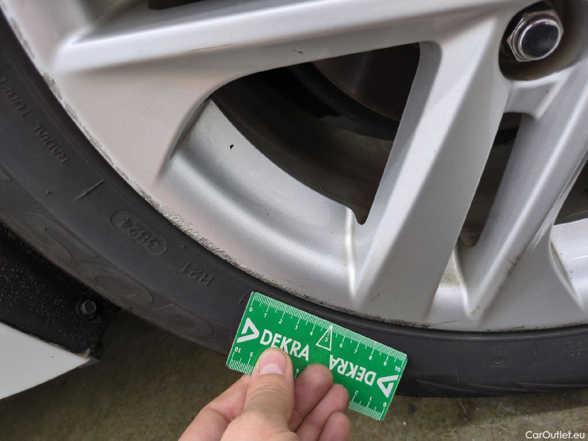  Toyota  Corolla TOYOTA  Touring Sports / 2018 / 5P / Break Hybride 122h Dynamic Business Stage Acad #20